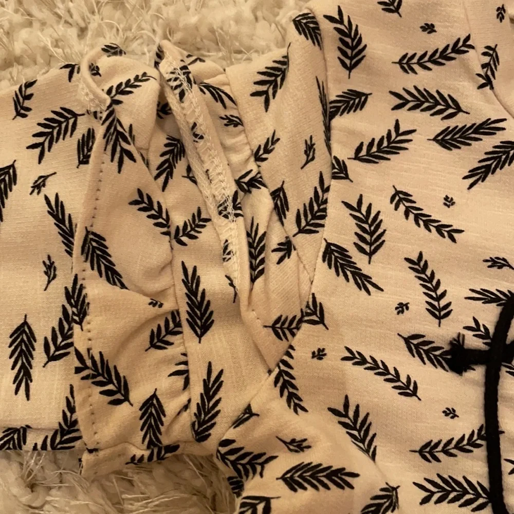 NWT Jessica Simpson Baby Girls Feather Print Wild Two Piece Set!